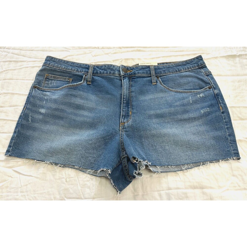NWT UNIVERSAL THREAD WOMENS HIGH RISE DISTRESSED CUT OFF JEANS SHORTS SIZE 18